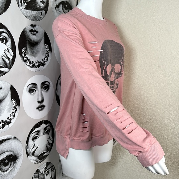 🩷💀 Distressed Mauve Skull Print Sweat Shirt, Sz M 💀🩷 - Picture 2 of 9